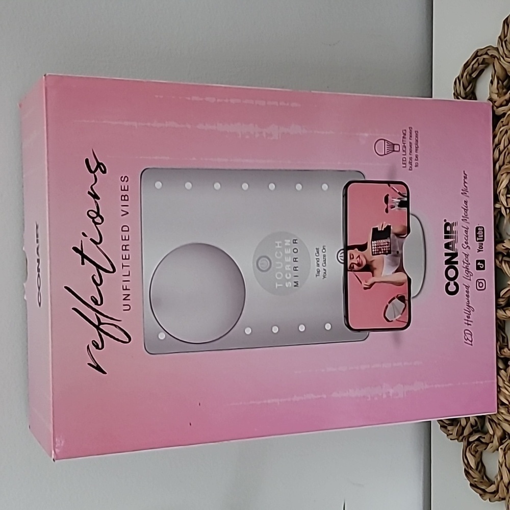 CONAIR Reflections LED Hollywood Lighted Social Media Mirror